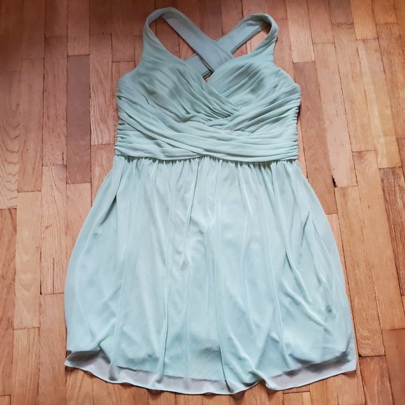 DAVID'S BRIDAL mesh short bridesmaid dress with crisscross back meadow green - Picture 9 of 9